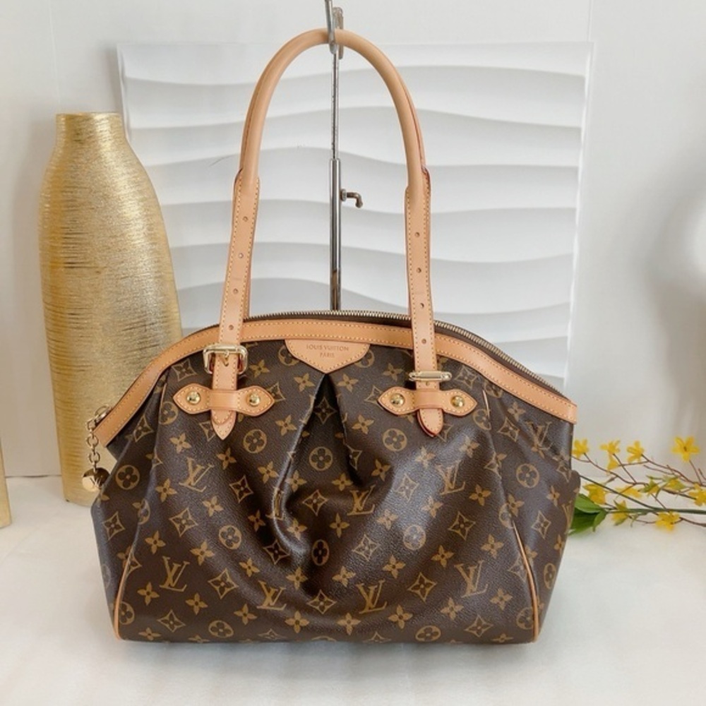 ❤️Very Beautiful 🤩 Authentic Louis Vuitton Tivoli GM monogram Canvas